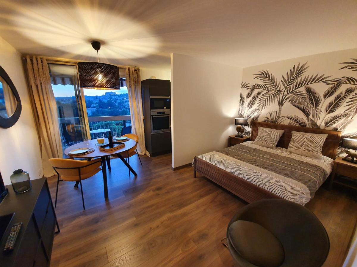 La Loge Du Chateau ! "Climatise" Greoux-les-Bains Bagian luar foto